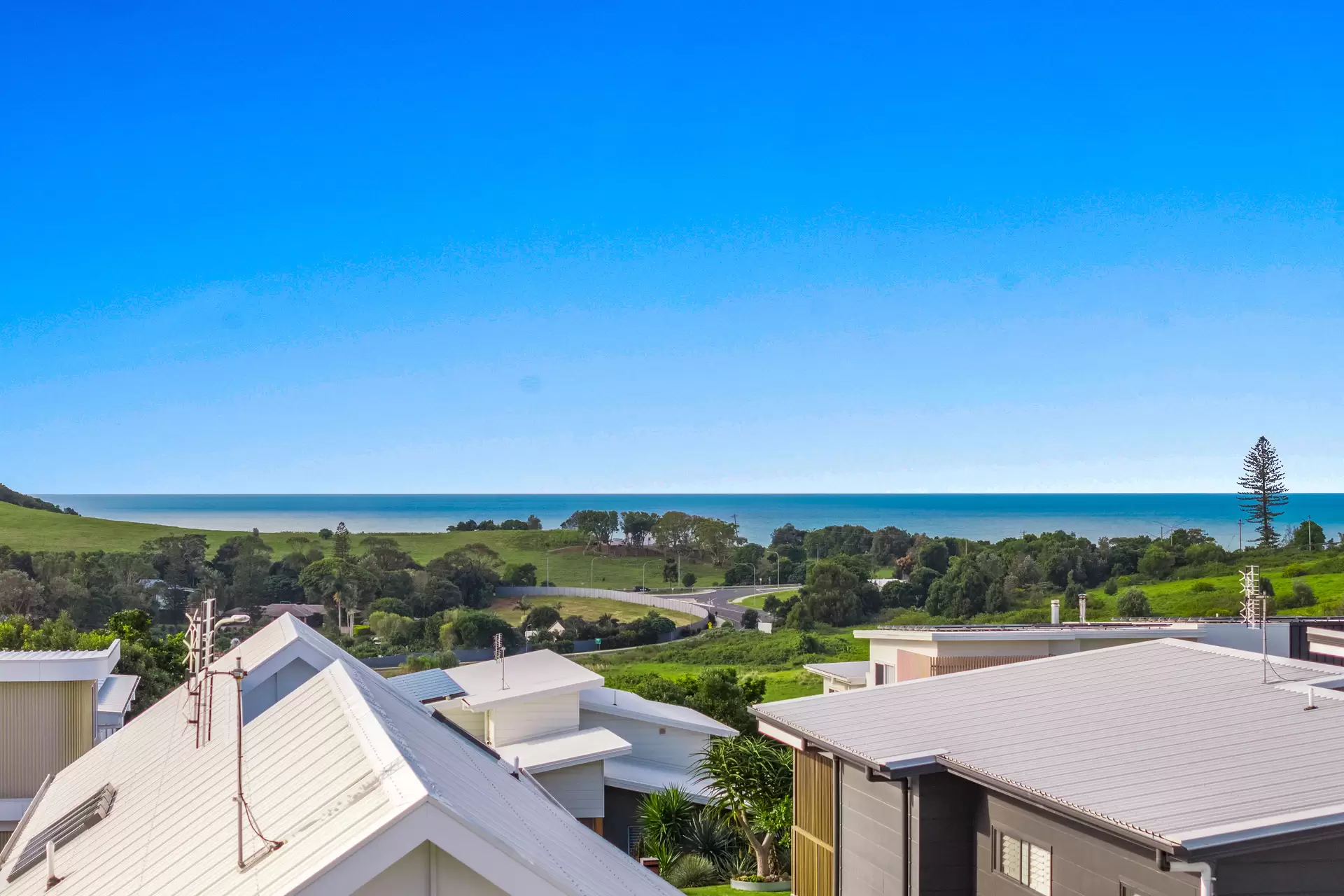 54 Stoneyhurst Drive, Lennox Head For Sale by Byron Bay Sotheby's International Realty - image 1