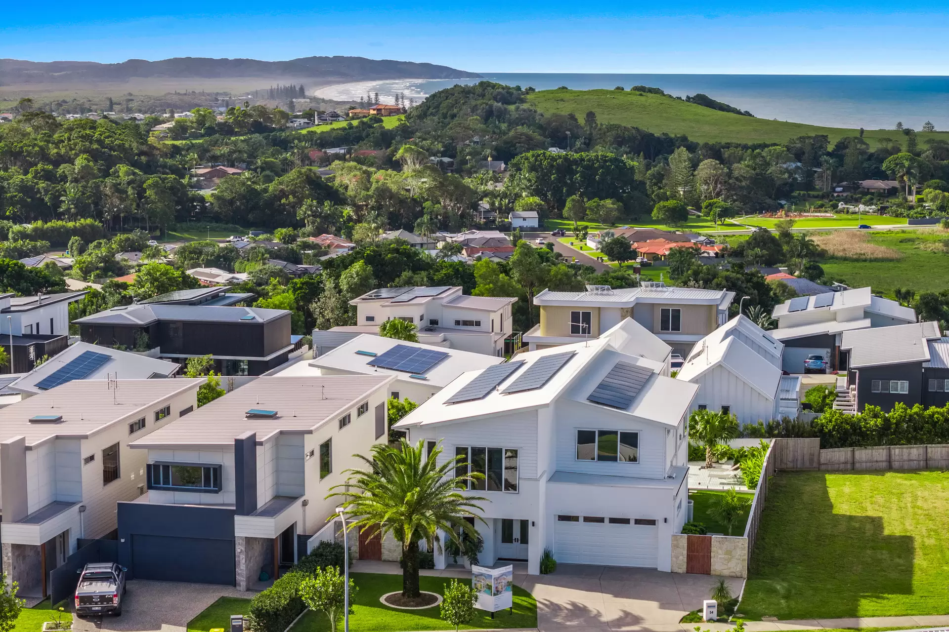 54 Stoneyhurst Drive, Lennox Head For Sale by Byron Bay Sotheby's International Realty - image 1