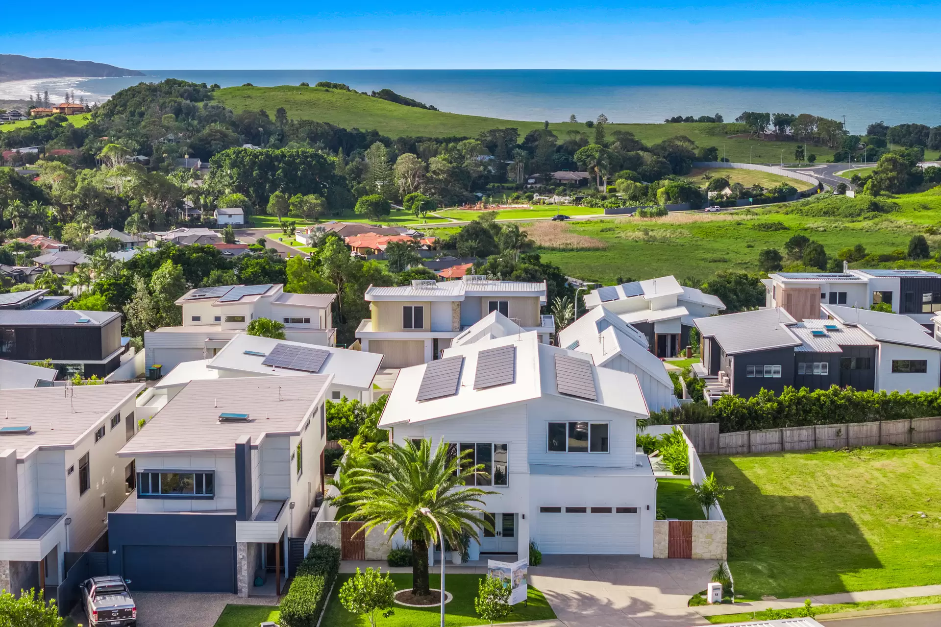 54 Stoneyhurst Drive, Lennox Head For Sale by Byron Bay Sotheby's International Realty - image 1