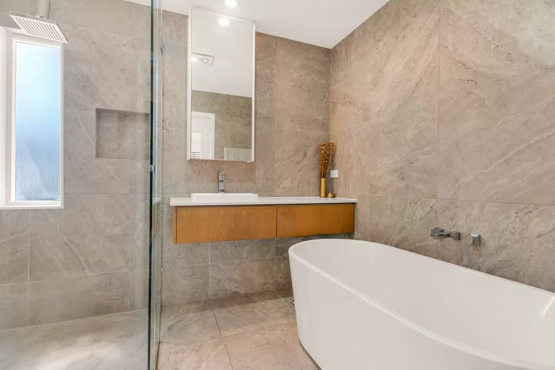 4/47 Belongil Crescent, Byron Bay For Sale by Byron Bay Sotheby's International Realty - image 1