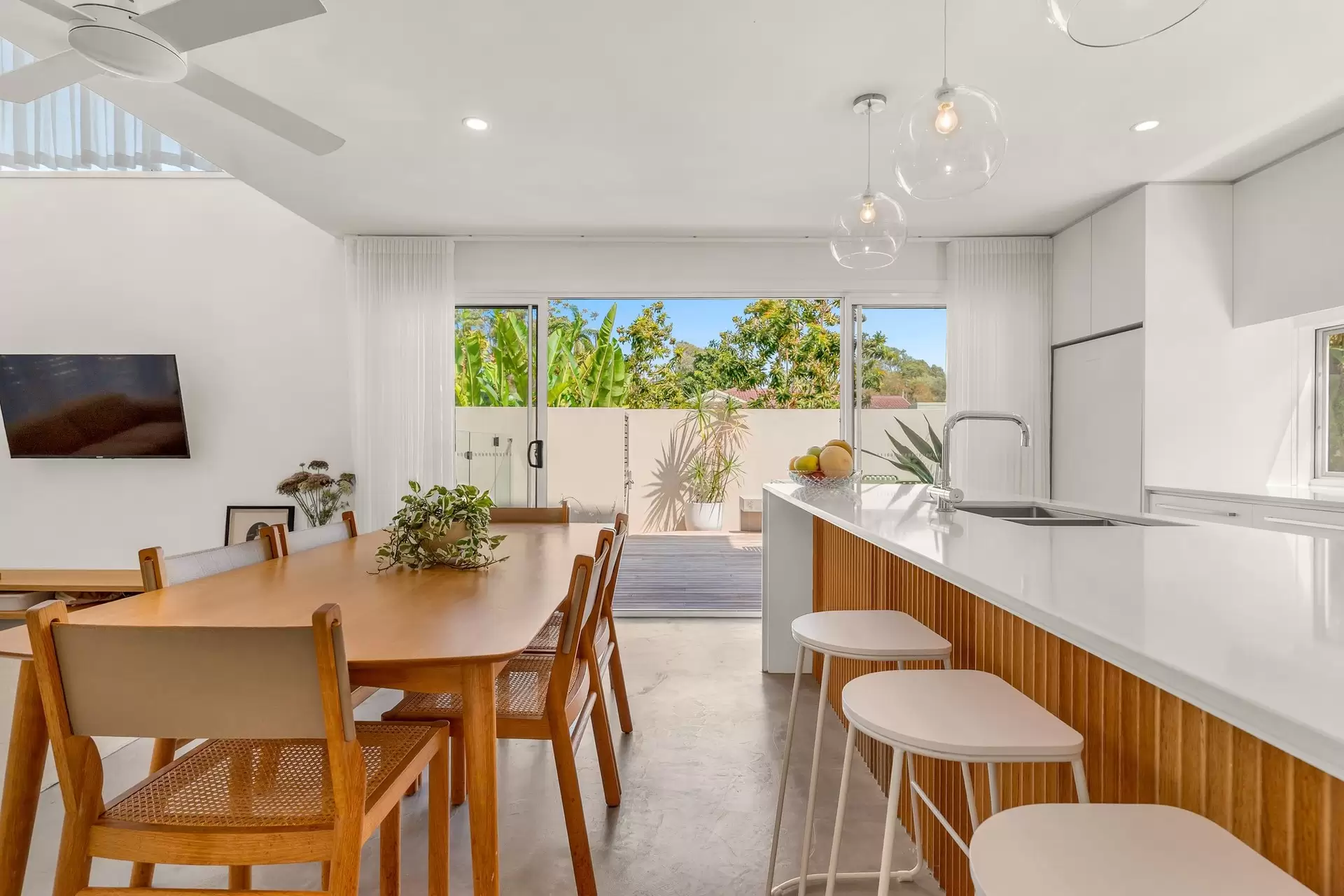 4/47 Belongil Crescent, Byron Bay For Sale by Byron Bay Sotheby's International Realty - image 1