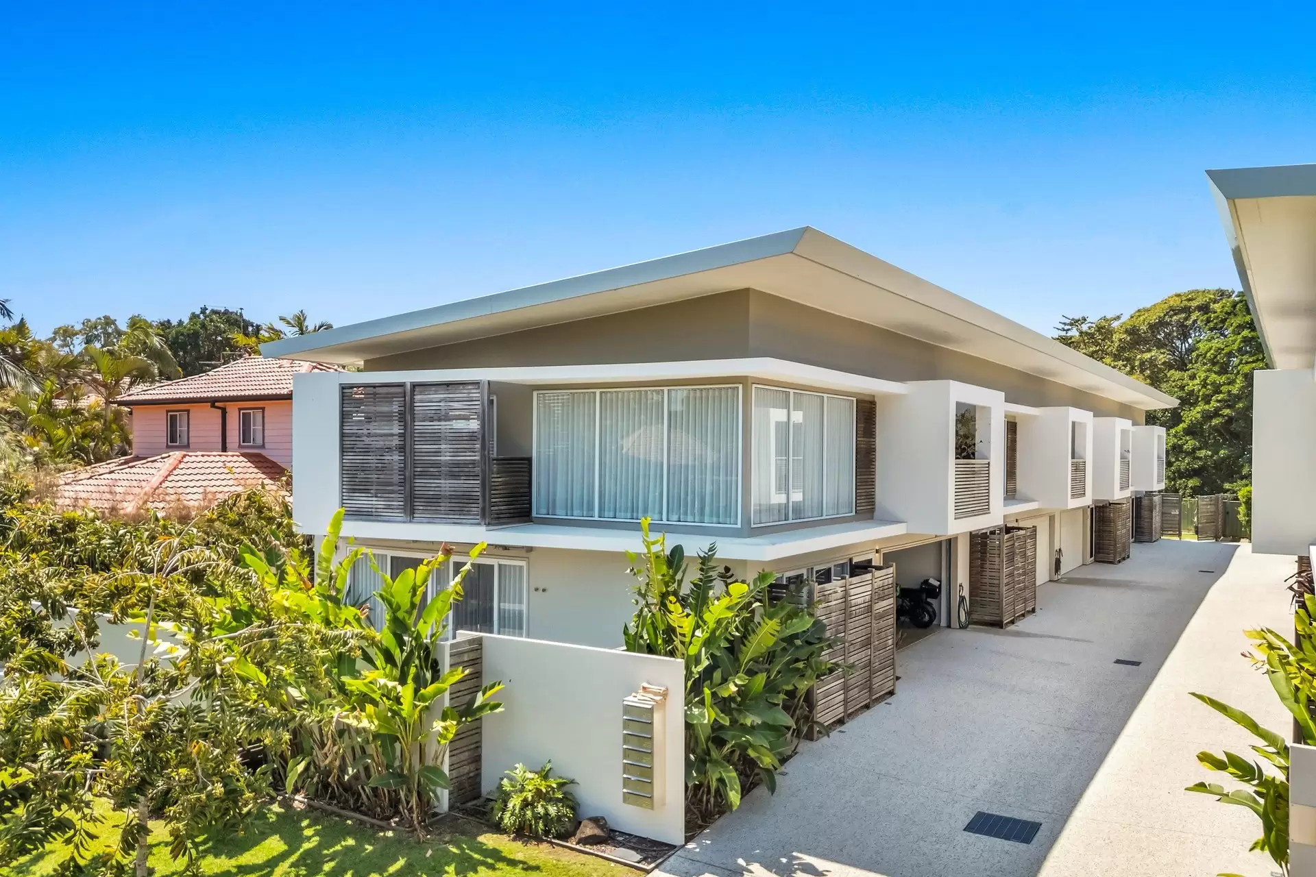 4/47 Belongil Crescent, Byron Bay For Sale by Byron Bay Sotheby's International Realty - image 1