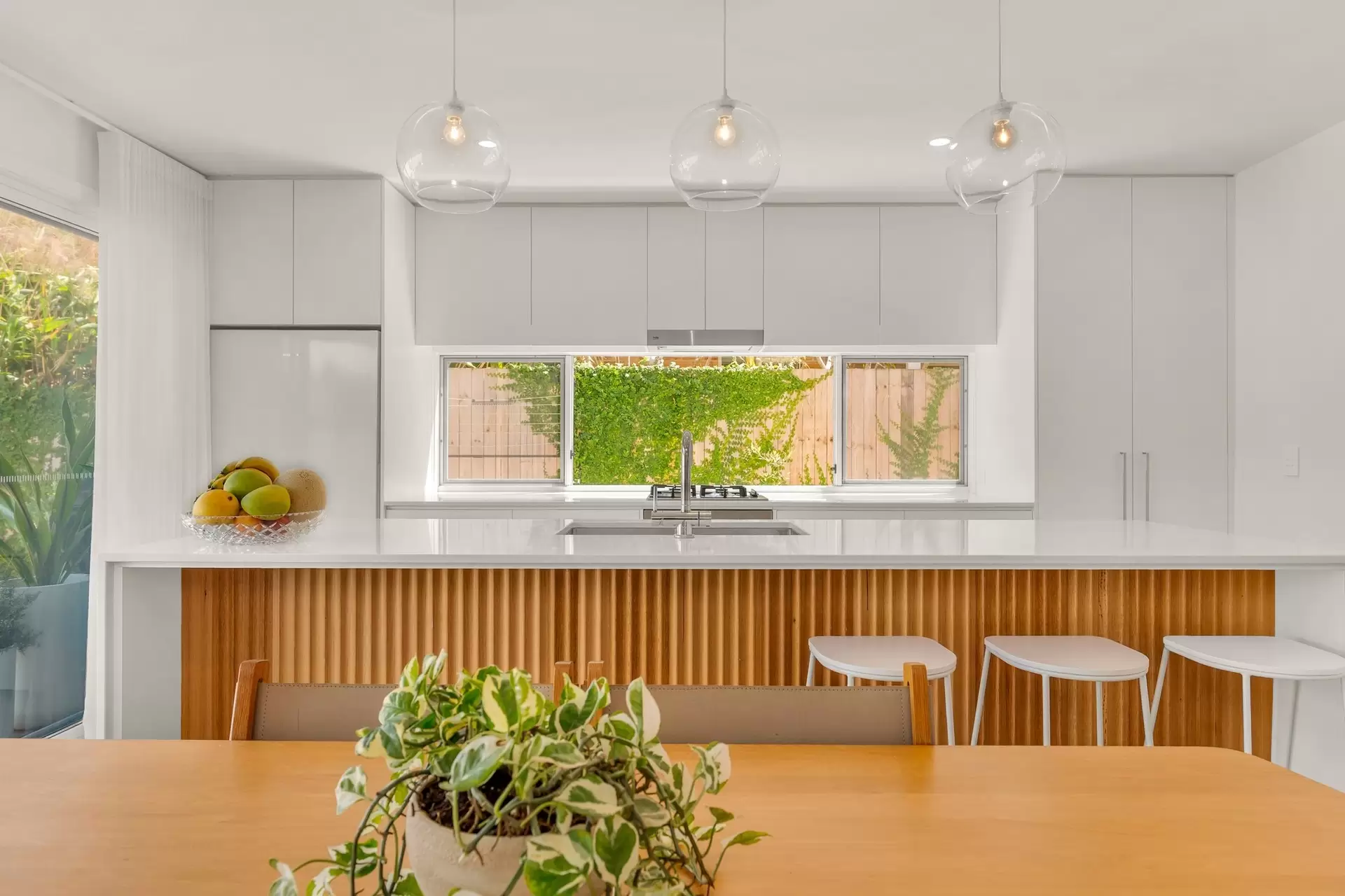 4/47 Belongil Crescent, Byron Bay For Sale by Byron Bay Sotheby's International Realty - image 1