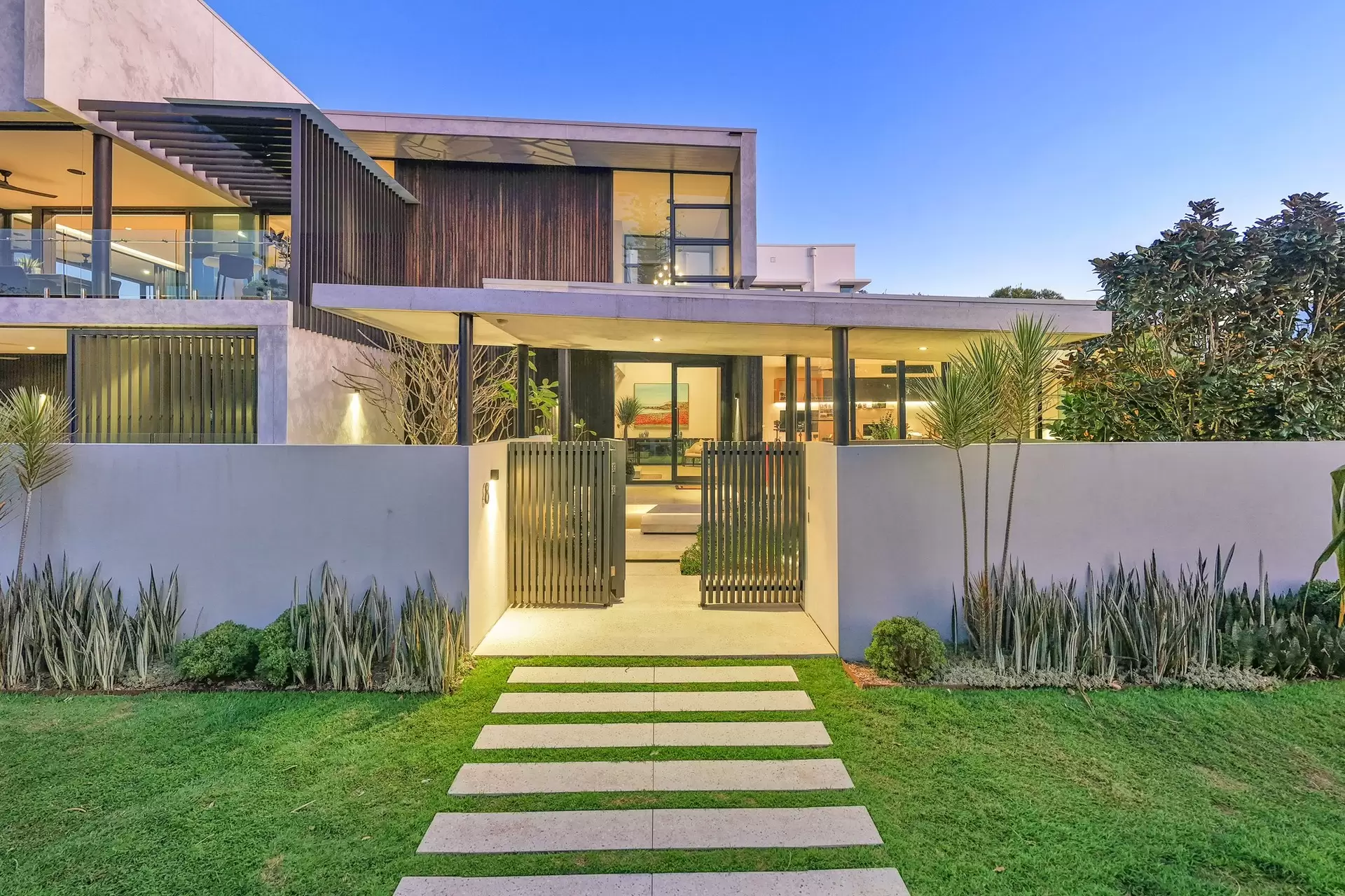 8 Palm Avenue, Cabarita Beach For Sale by Byron Bay Sotheby's International Realty - image 1