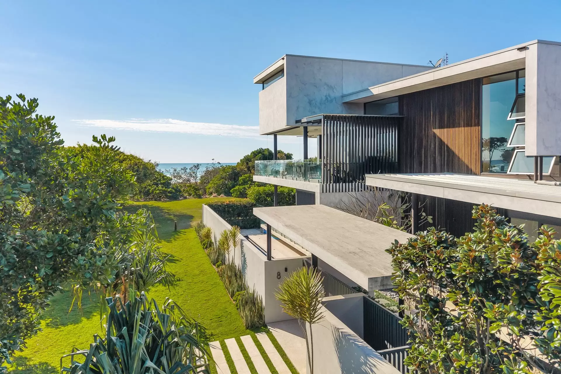 8 Palm Avenue, Cabarita Beach For Sale by Byron Bay Sotheby's International Realty - image 1