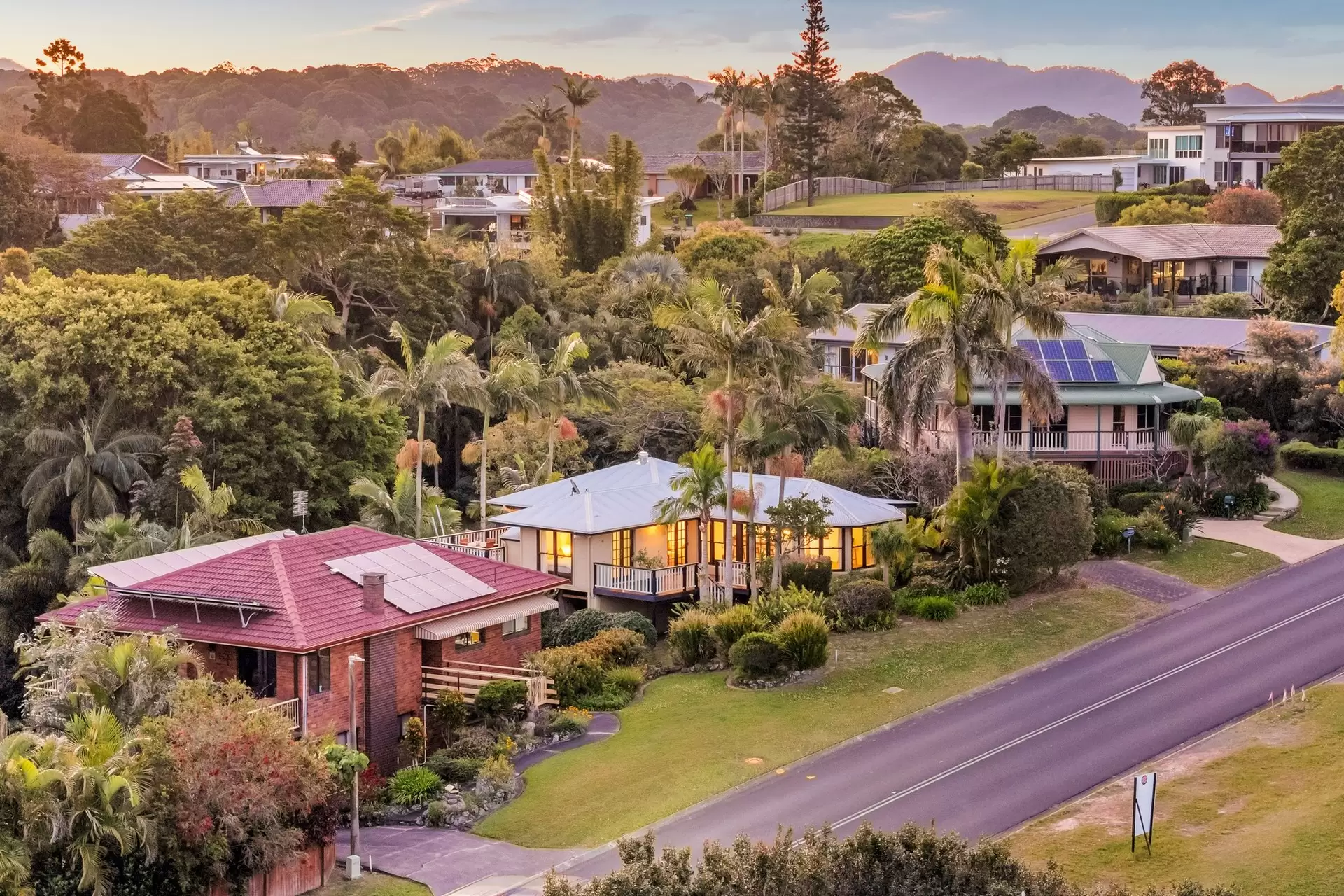 13 Yengarie Way, Ocean Shores Sold by Byron Bay Sotheby's International Realty - image 1