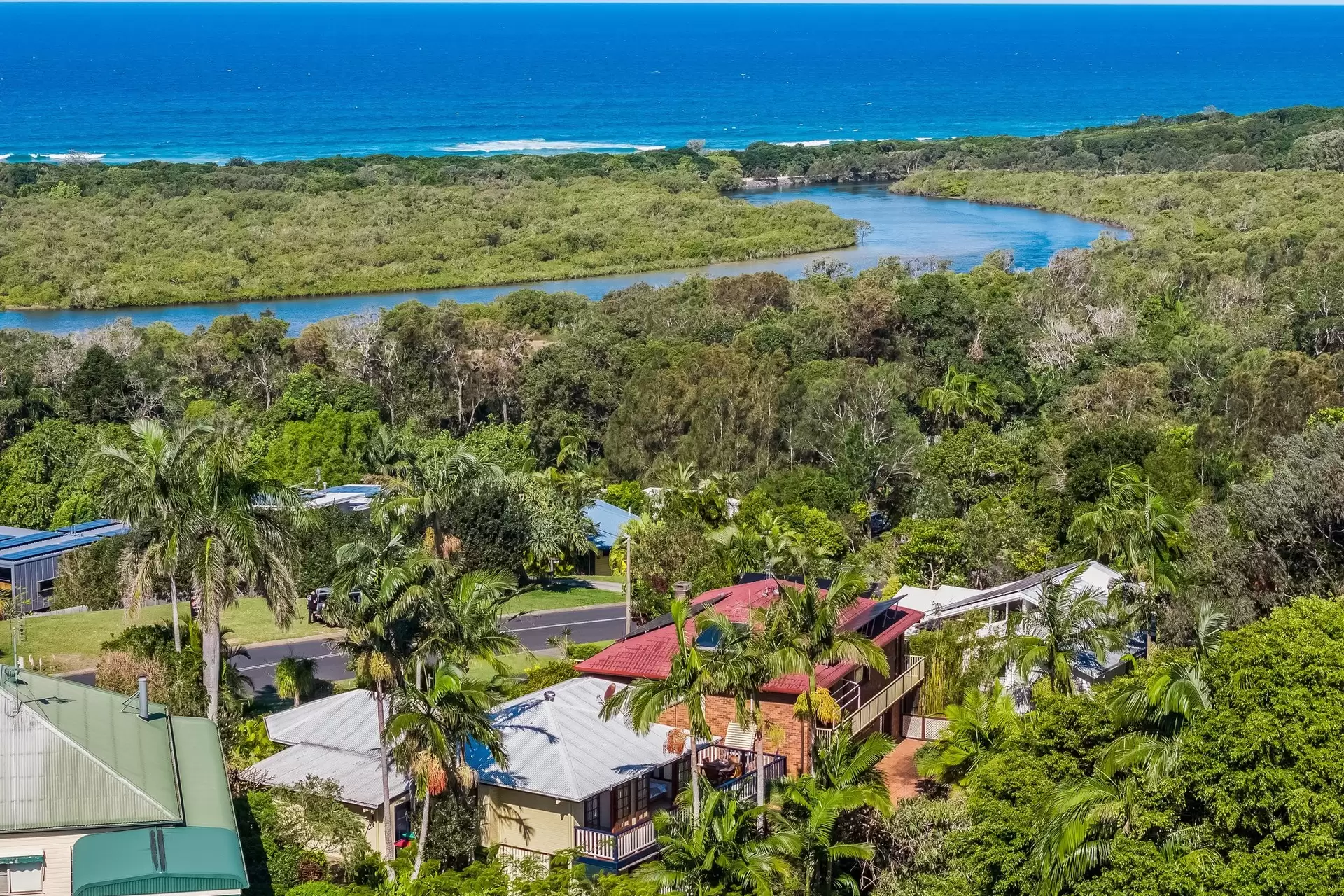 13 Yengarie Way, Ocean Shores Sold by Byron Bay Sotheby's International Realty - image 1