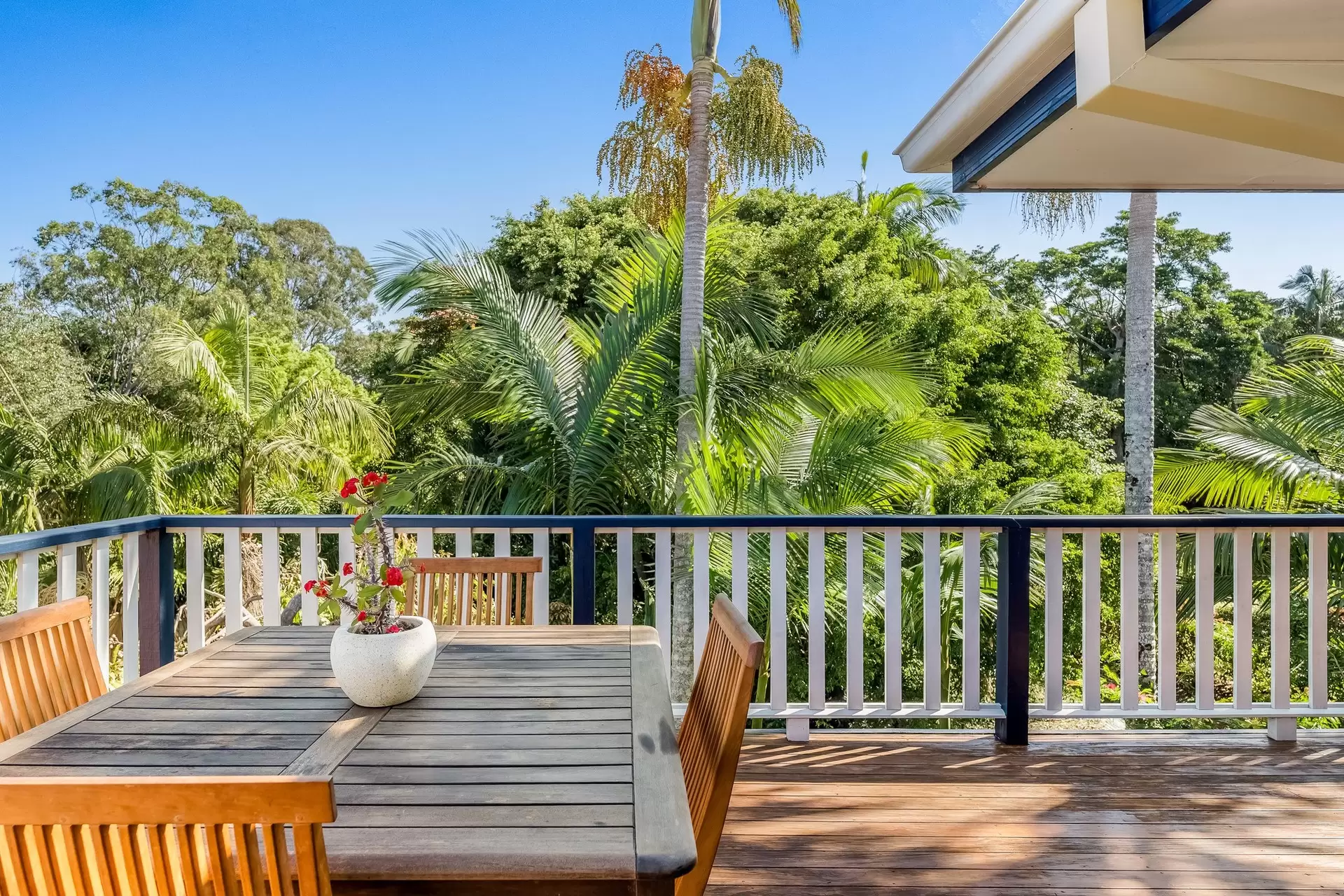 13 Yengarie Way, Ocean Shores Sold by Byron Bay Sotheby's International Realty - image 1