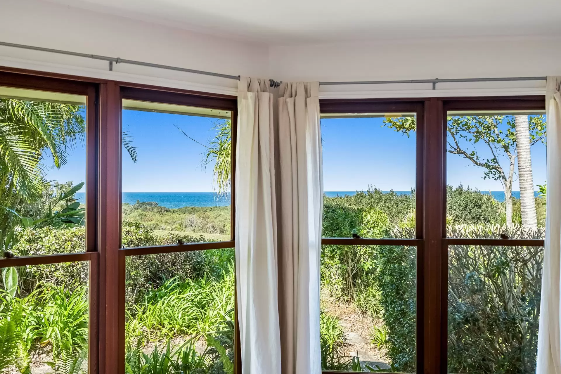 13 Yengarie Way, Ocean Shores Sold by Byron Bay Sotheby's International Realty - image 1
