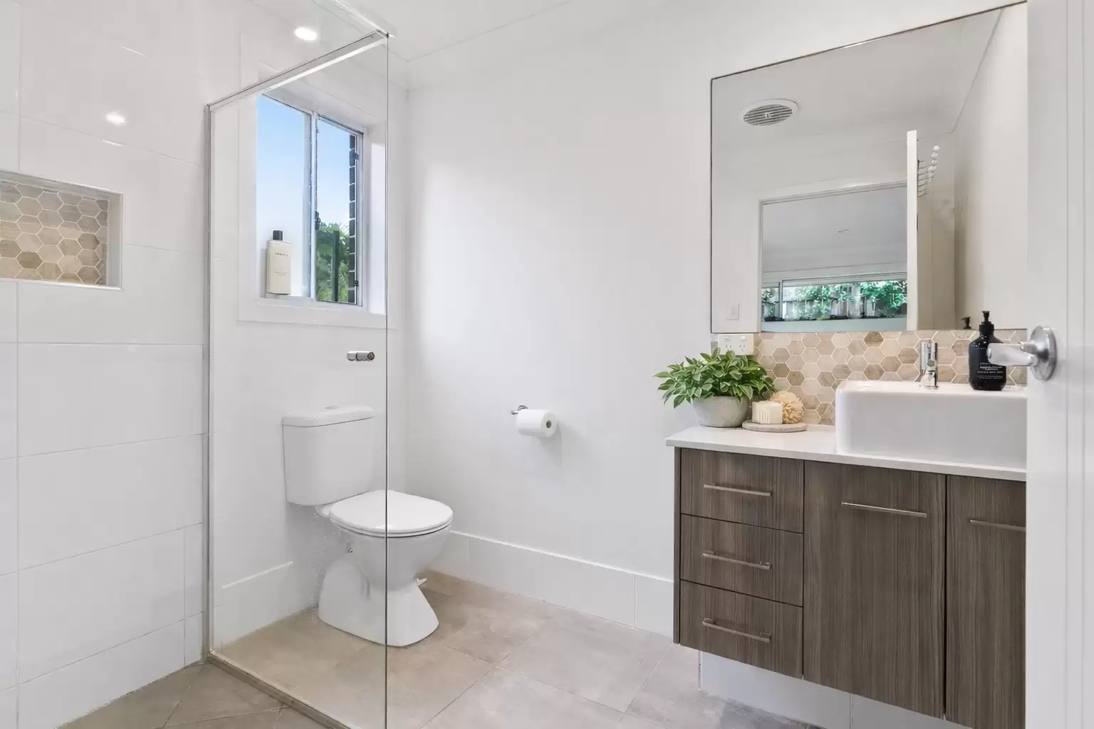 2/16 Oodgeroo Gardens, Byron Bay For Sale by Byron Bay Sotheby's International Realty - image 1