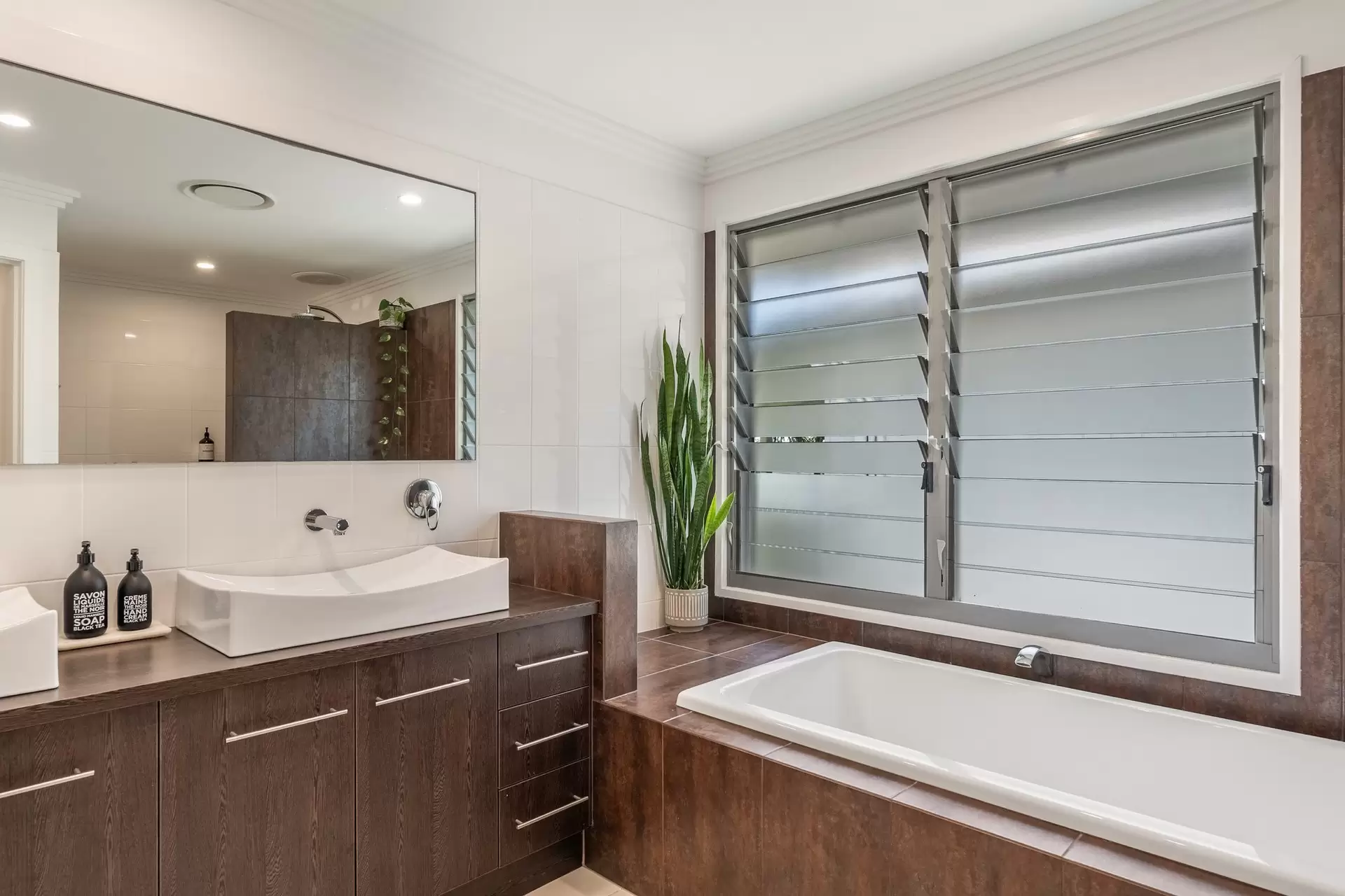 7 Warrawee Drive, Lennox Head Sold by Byron Bay Sotheby's International Realty - image 1