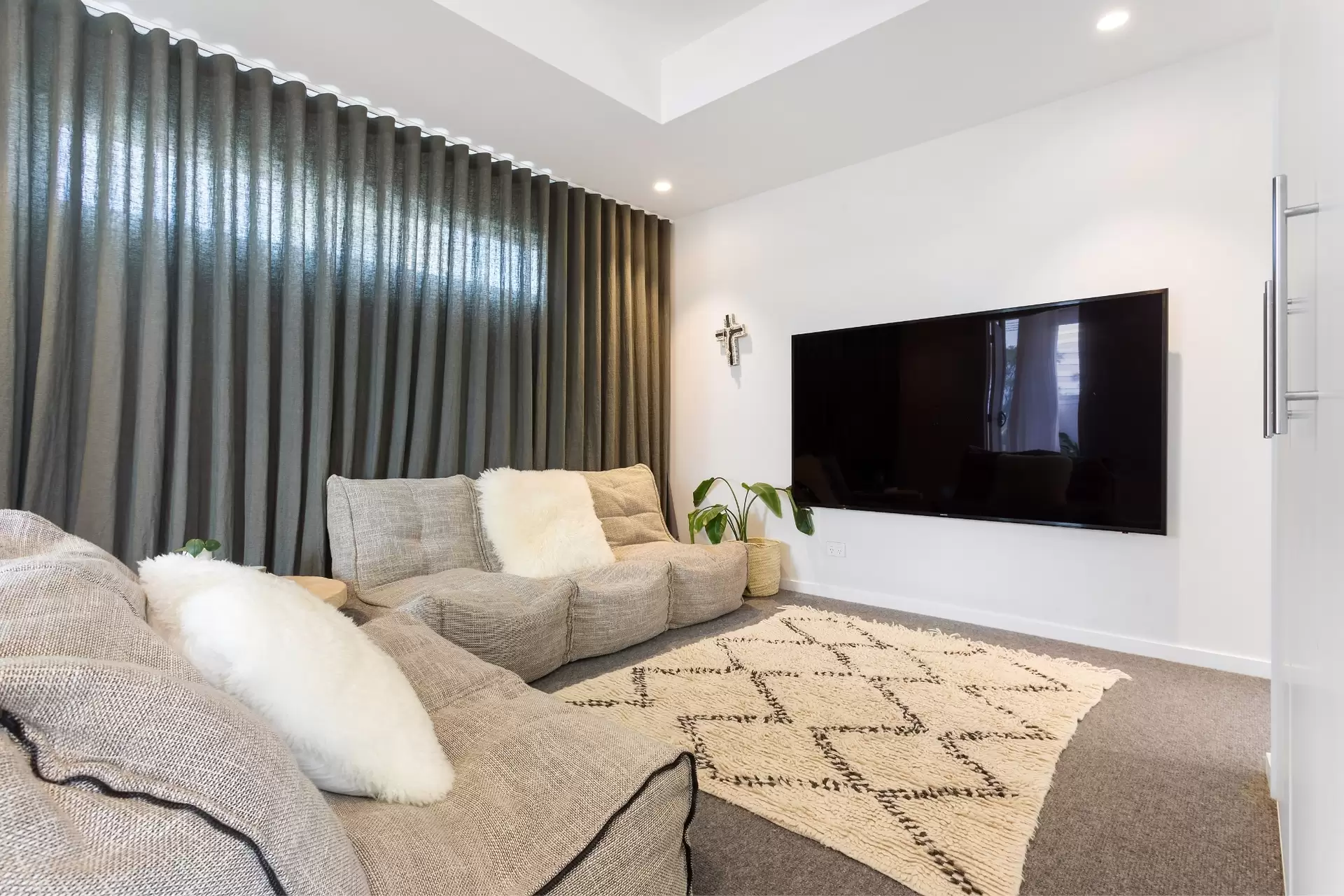 1/113 Paterson Street, Byron Bay For Sale by Byron Bay Sotheby's International Realty - image 1