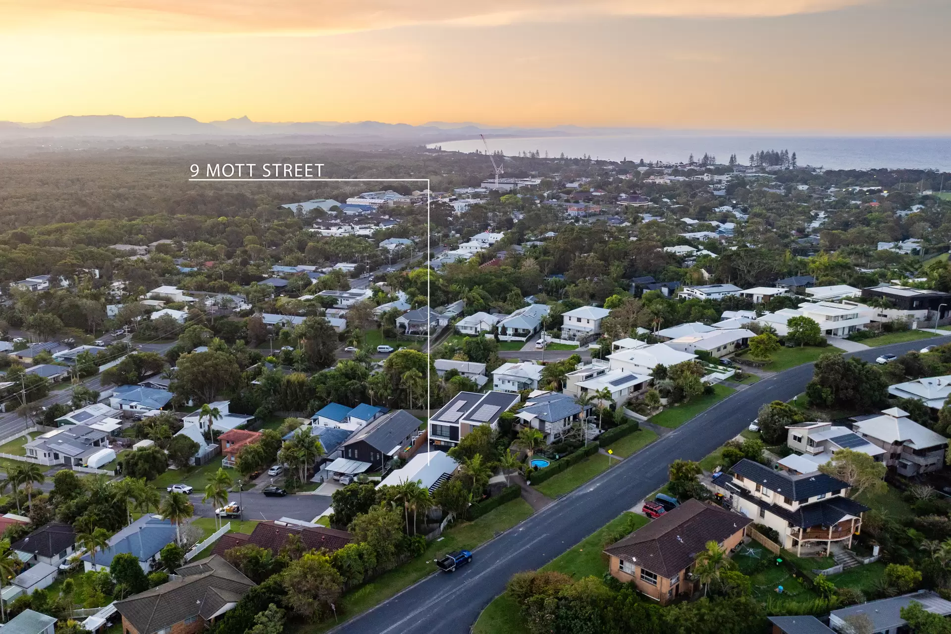 Photo #3: 9 Mott Street, Byron Bay - Sold by Byron Bay Sotheby's International Realty