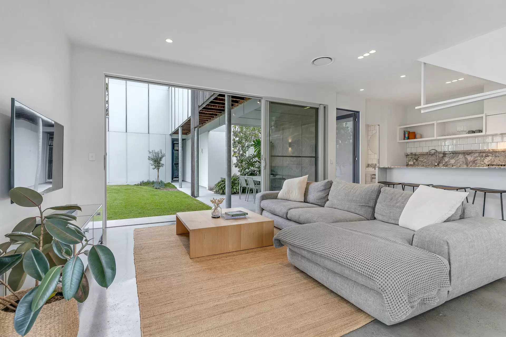 Photo #8: 42 Bayshore Drive, Byron Bay - Sold by Byron Bay Sotheby's International Realty
