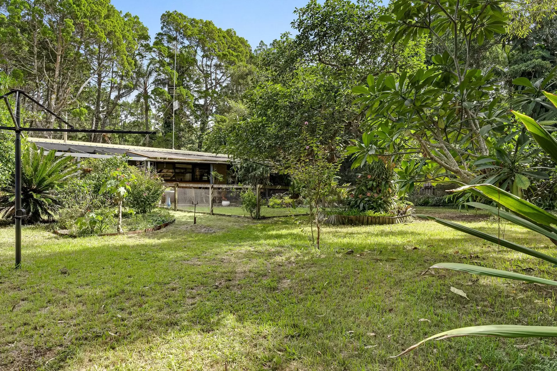 147-149 Broken Head Road, Suffolk Park For Sale by Byron Bay Sotheby's International Realty - image 1