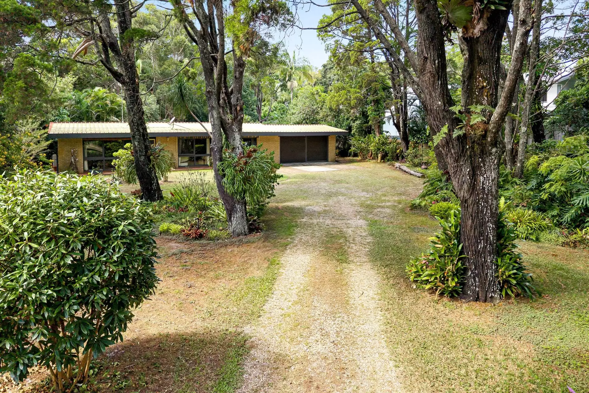 147-149 Broken Head Road, Suffolk Park For Sale by Byron Bay Sotheby's International Realty - image 1