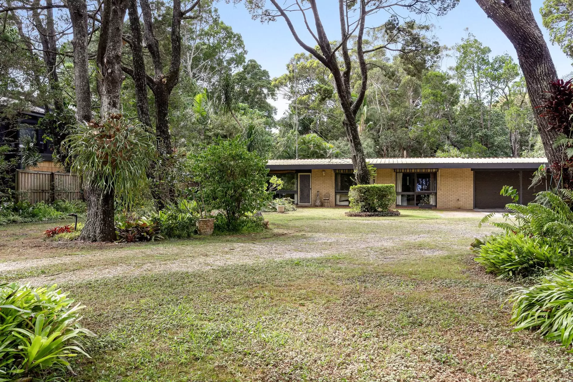 147-149 Broken Head Road, Suffolk Park For Sale by Byron Bay Sotheby's International Realty - image 1