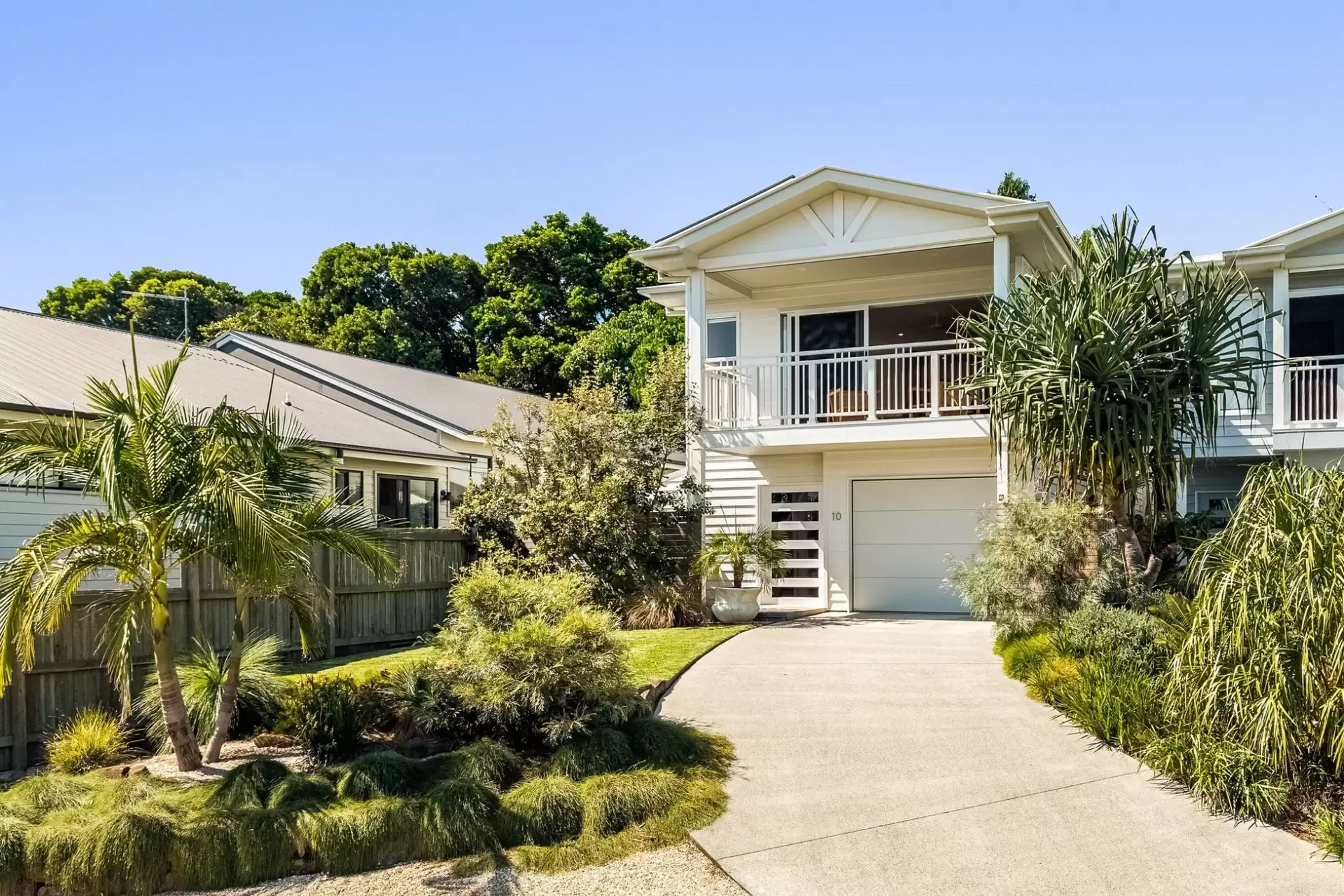 10 Tidepool Street, Lennox Head For Sale by Byron Bay Sotheby's International Realty - image 1