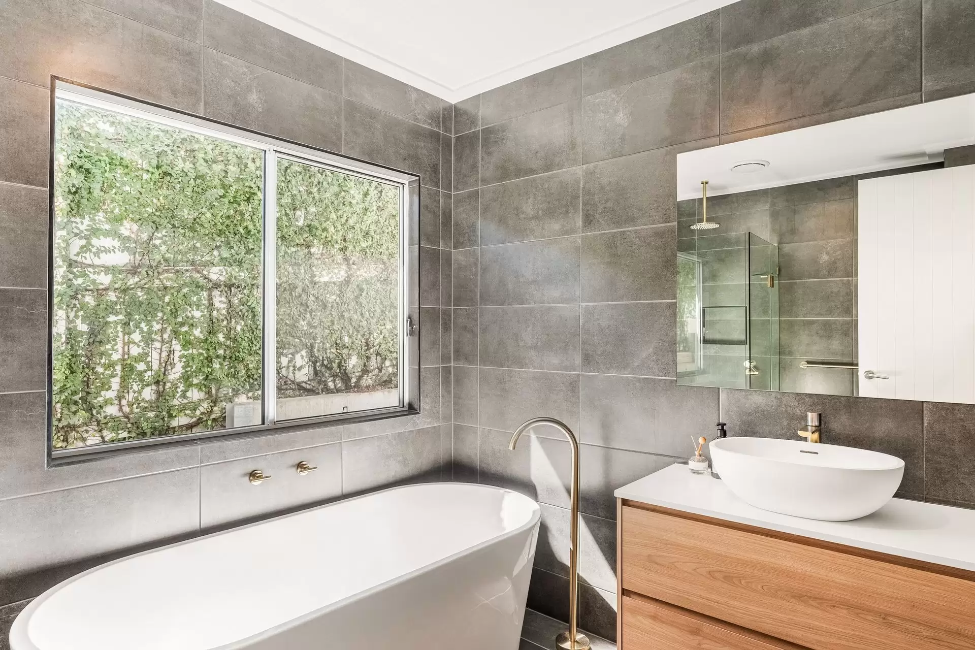 10 Tidepool Street, Lennox Head For Sale by Byron Bay Sotheby's International Realty - image 1