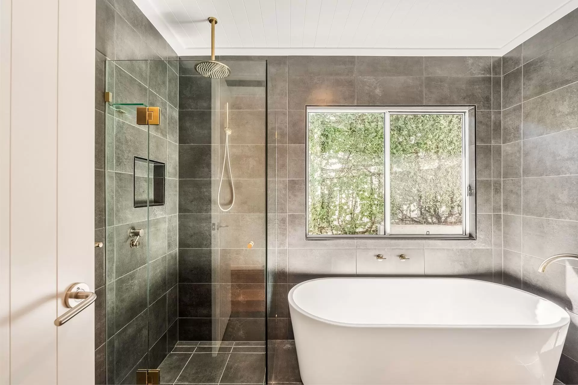 10 Tidepool Street, Lennox Head For Sale by Byron Bay Sotheby's International Realty - image 1