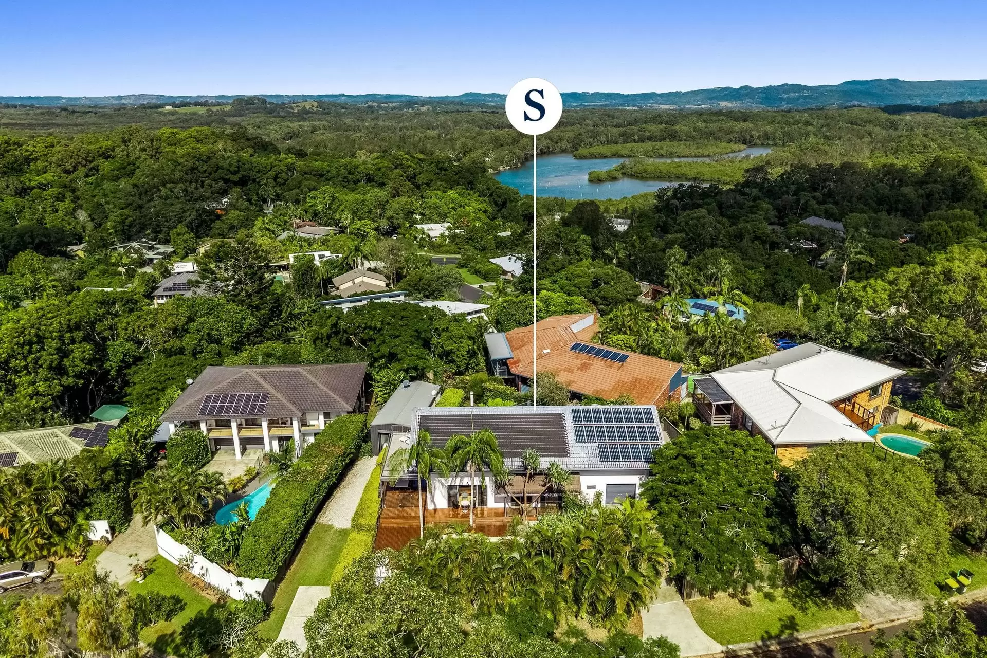 13 Goolara Court, Ocean Shores For Sale by Byron Bay Sotheby's International Realty - image 1