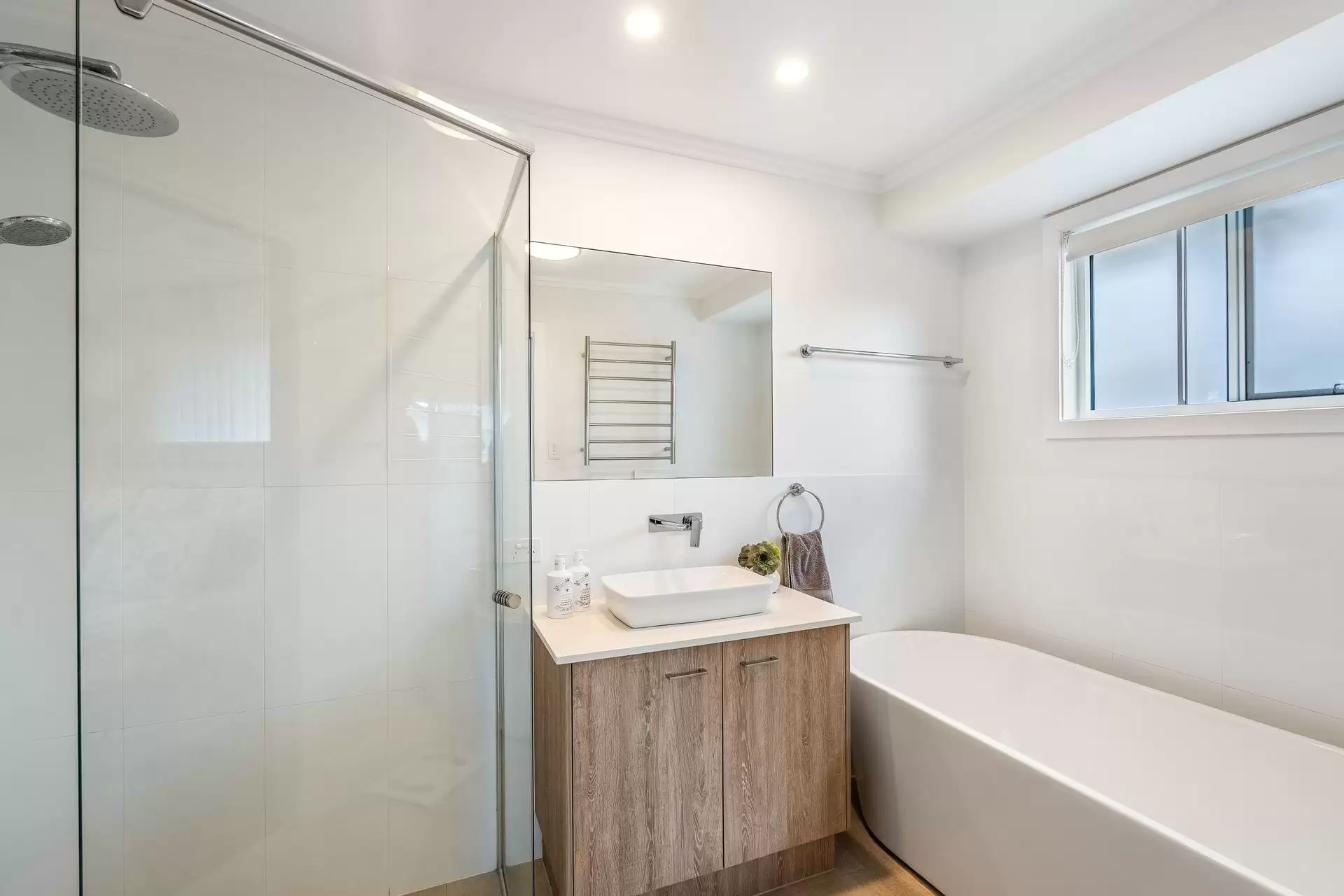 25/6-8 Browning Street, Byron Bay Auction by Byron Bay Sotheby's International Realty - image 1