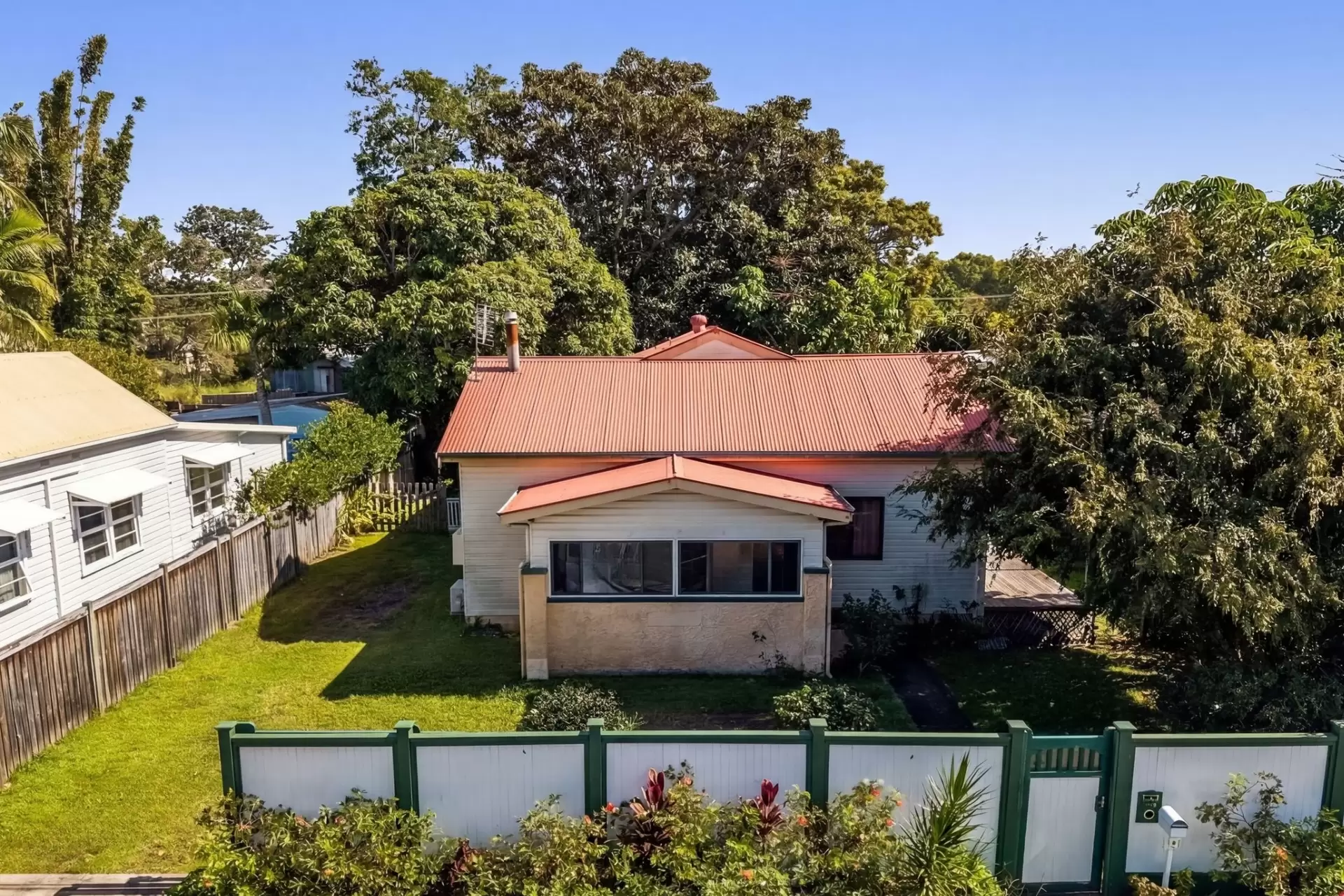 72 Butler Street, Byron Bay For Sale by Byron Bay Sotheby's International Realty - image 1