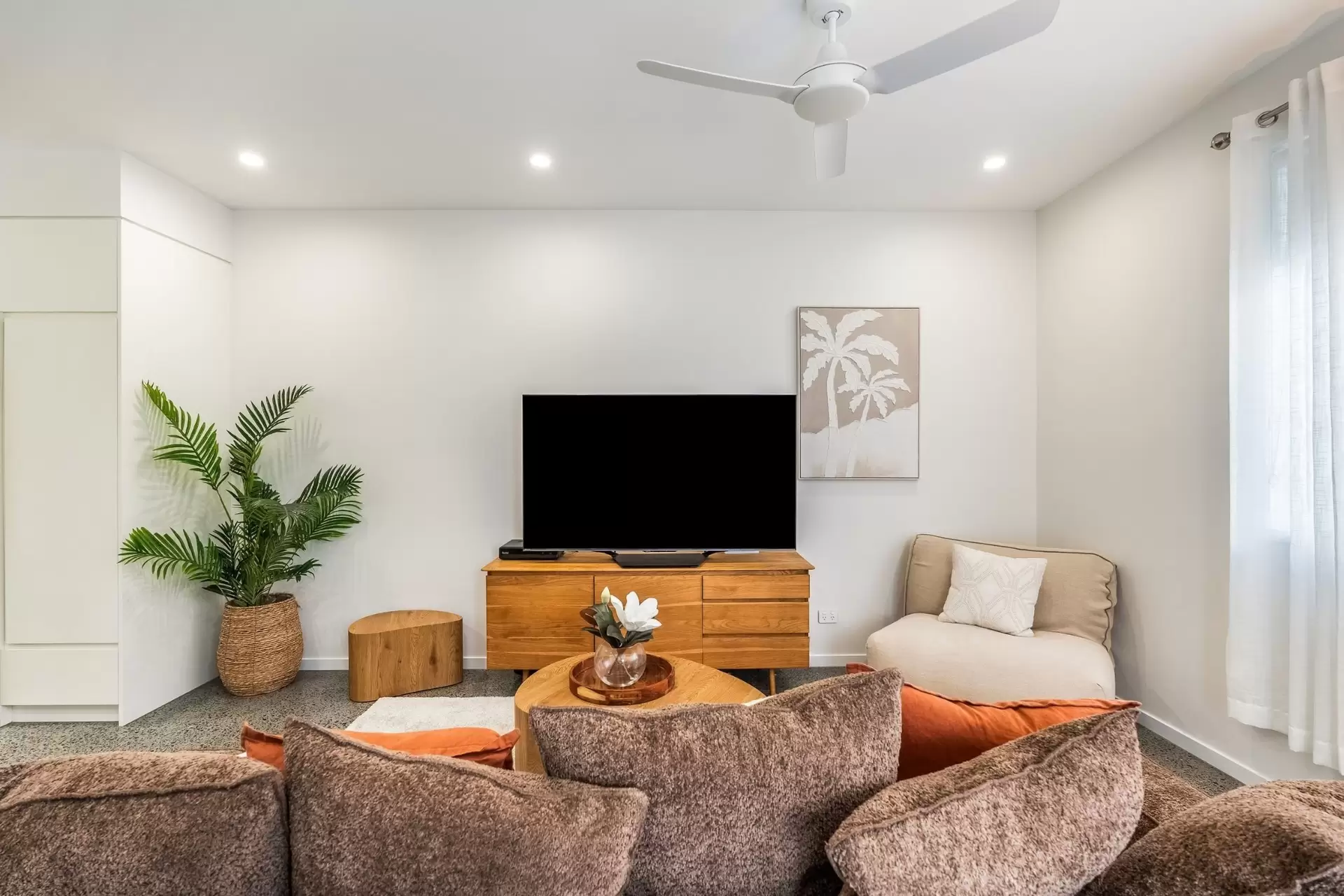 2/113 Paterson Street, Byron Bay Auction by Byron Bay Sotheby's International Realty - image 1