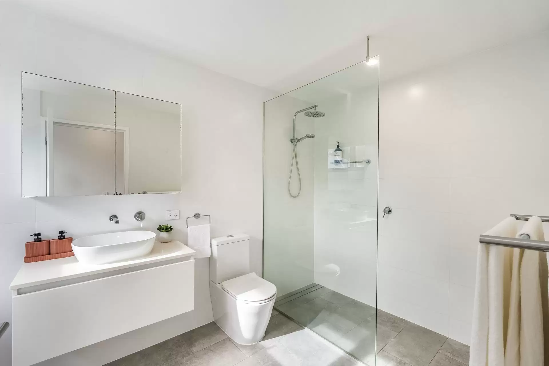 2/113 Paterson Street, Byron Bay Auction by Byron Bay Sotheby's International Realty - image 1