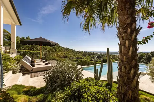 87 Meridian Drive, Coolgardie For Sale by Byron Bay Sotheby's International Realty