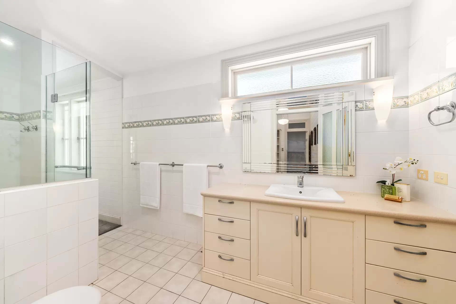 Photo #14: 4 Tyagarah Street, Mullumbimby - Sold by Byron Bay Sotheby's International Realty